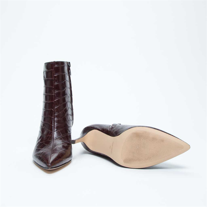 Winter high heel shoe
