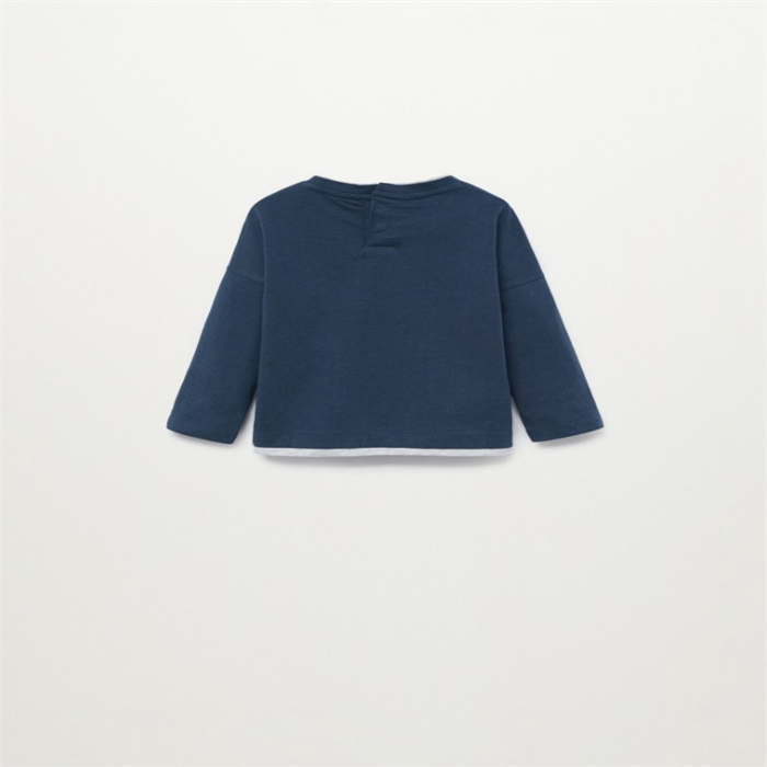 long-sleeved blouse