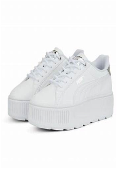 Women's sports shoe
