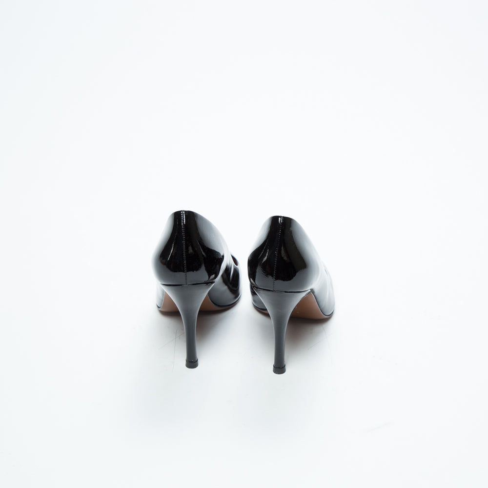 Shiny Heel Shoe