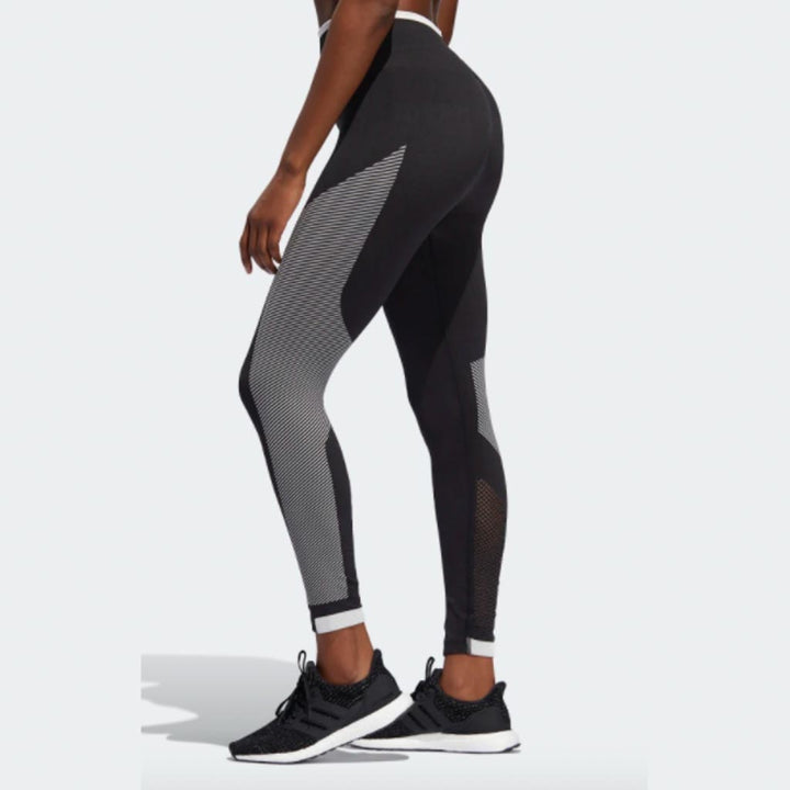 Tight sports pants