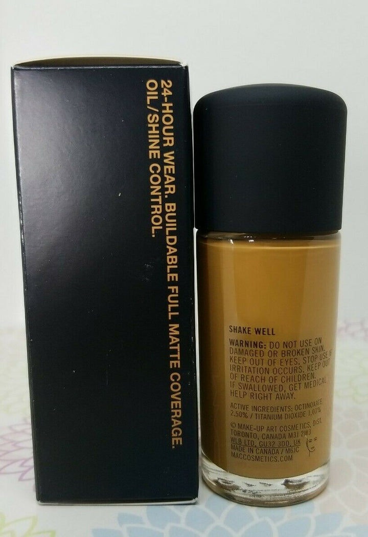 كريم الأساس STUDIO FIX FLUID SPF 15