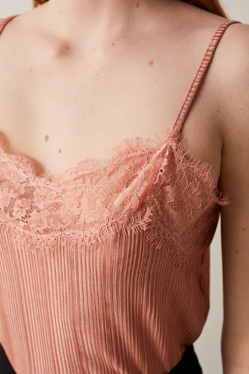 sleeveless blouse