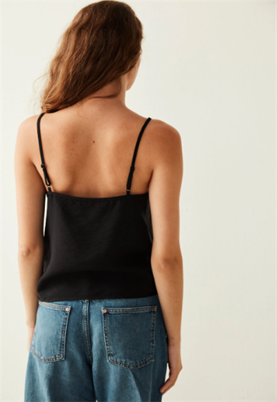 sleeveless blouse