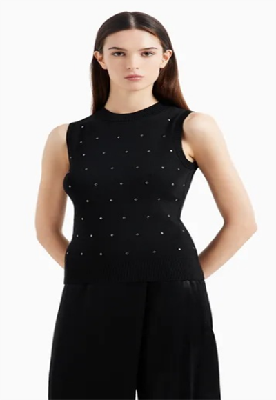 sleeveless blouse
