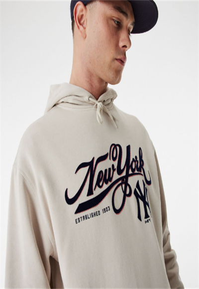 Long-sleeved T-shirt