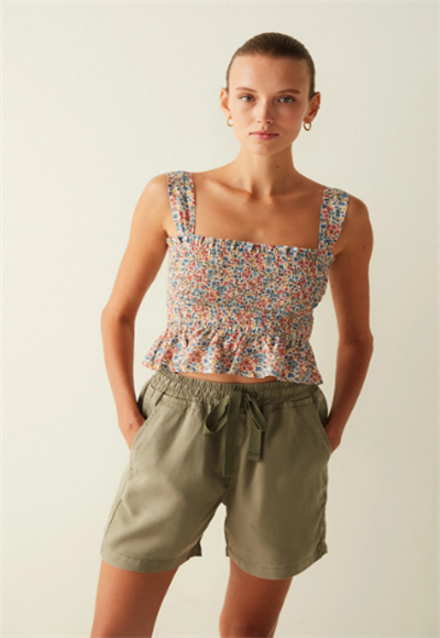 sleeveless blouse