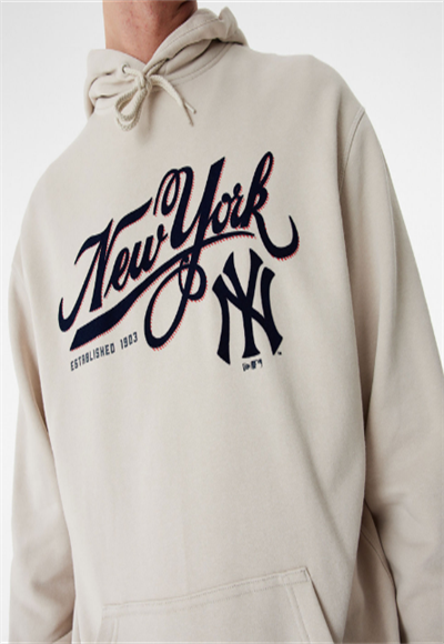 Long-sleeved T-shirt