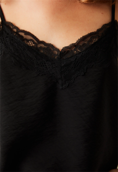 sleeveless blouse