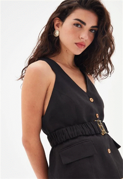 Sleeveless shirt
