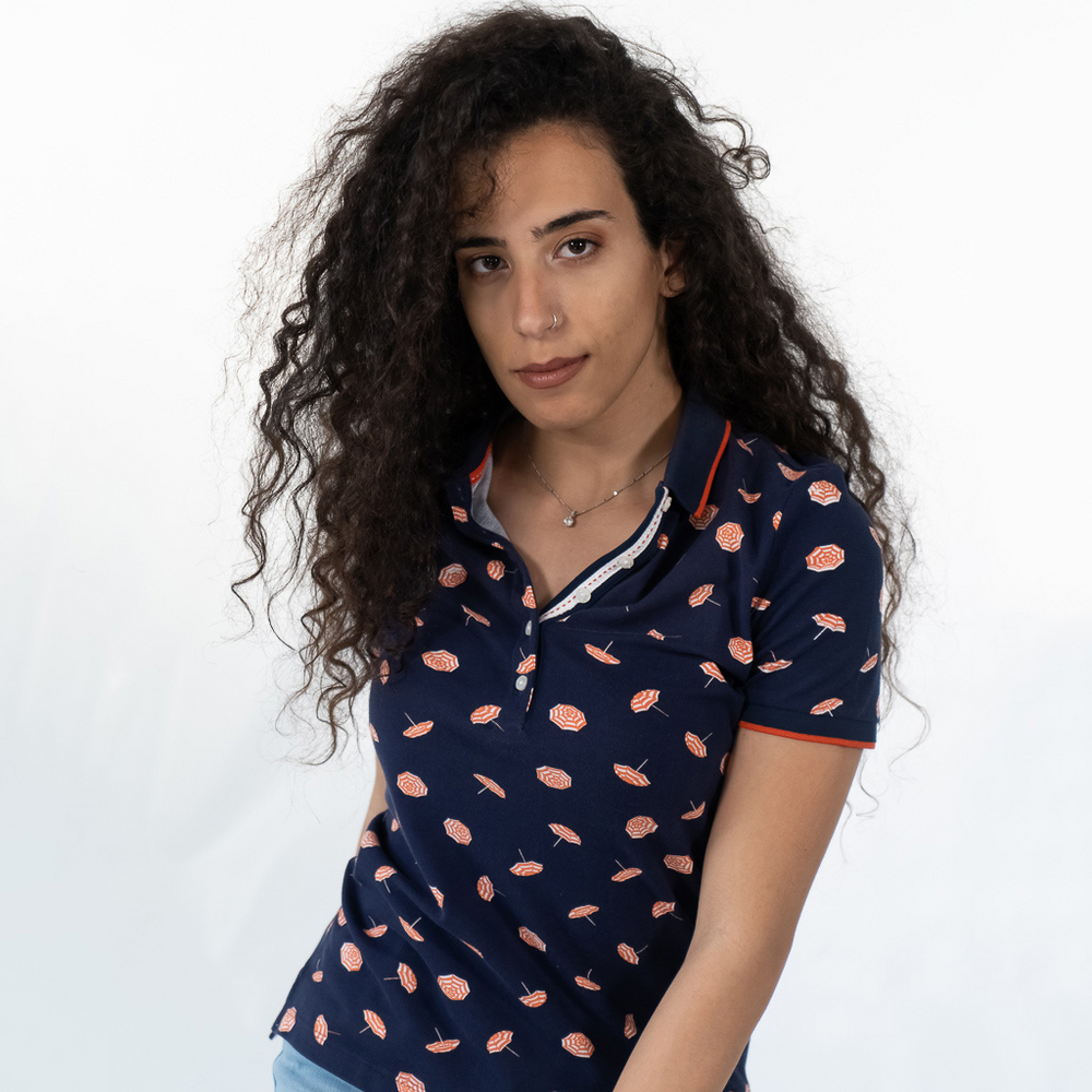 بلوزة مزينة بطباعة جرافيك