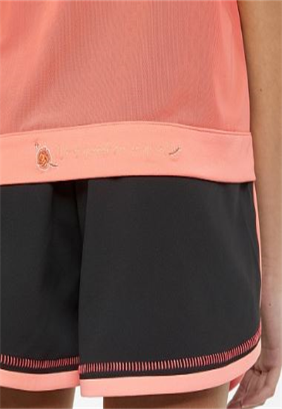 sleeveless blouse