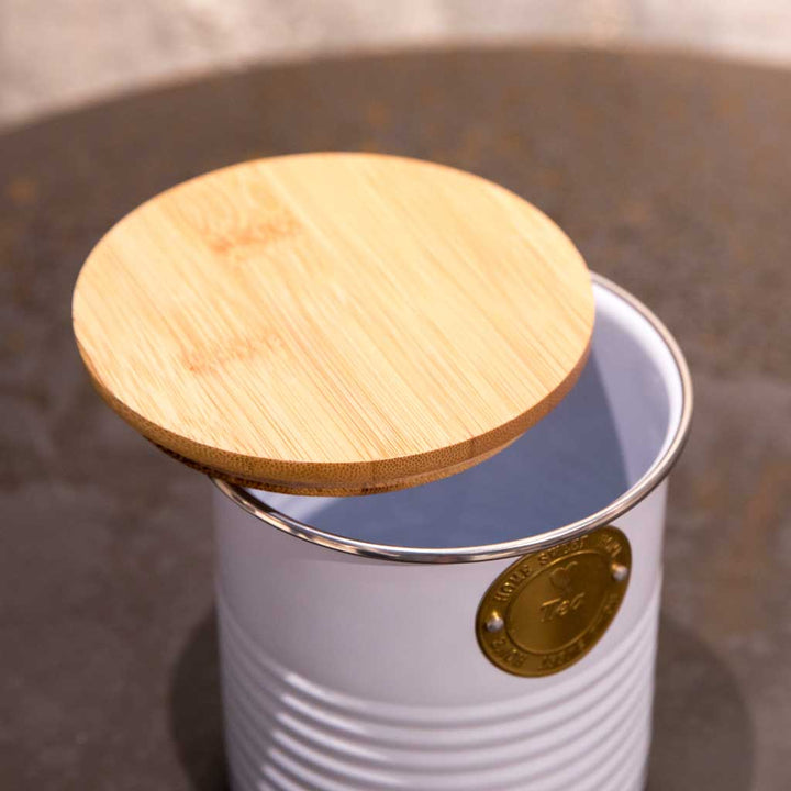 Tea box with lid