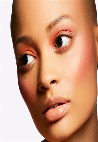 Blush with shine