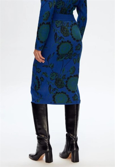 wool skirt