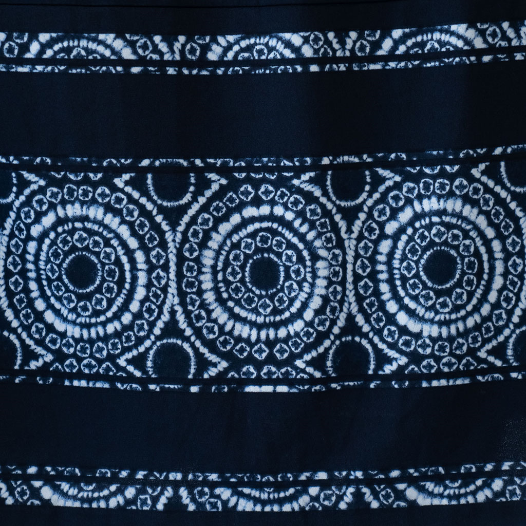 Maxi dress with printed hem