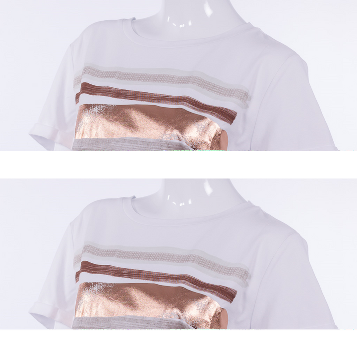 Blouse decorated with graphic print