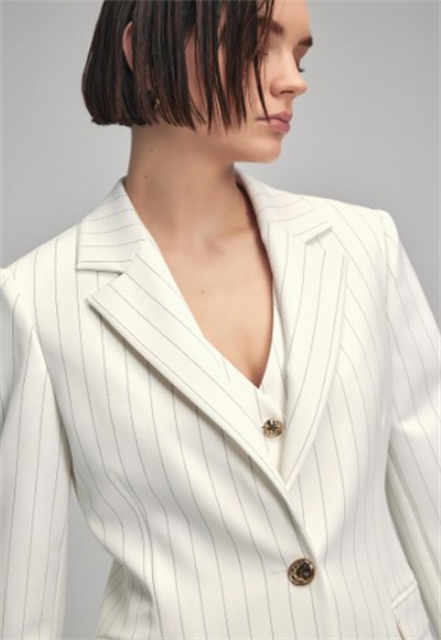 tailored pocket jacket