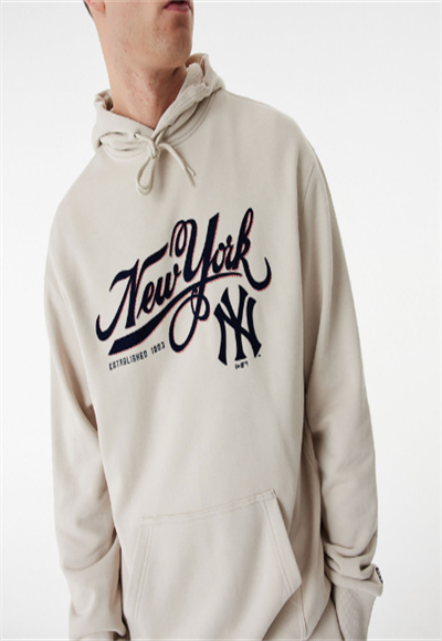 Long-sleeved T-shirt