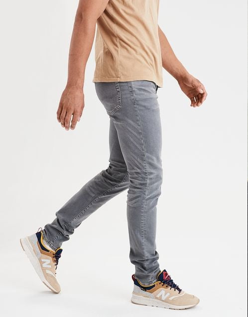 جينز رجالي ضيق