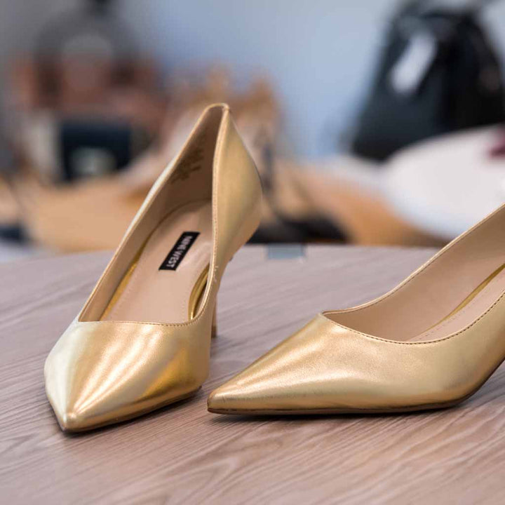 High heel shoe