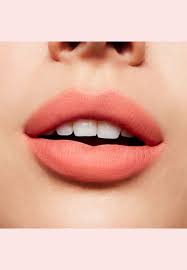 لون شفاه سائل بملمس مخفوق يشبه الموس