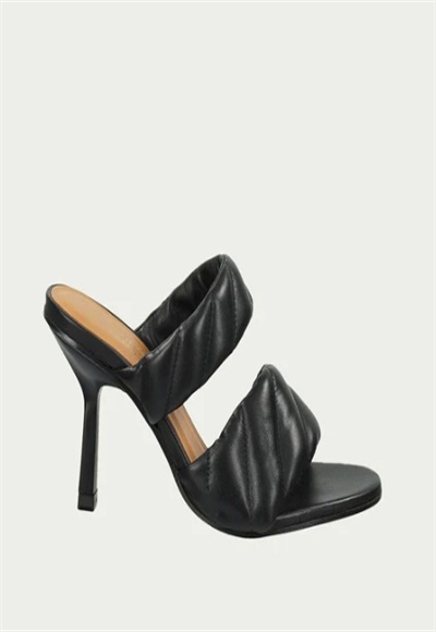 high-heeled shoes