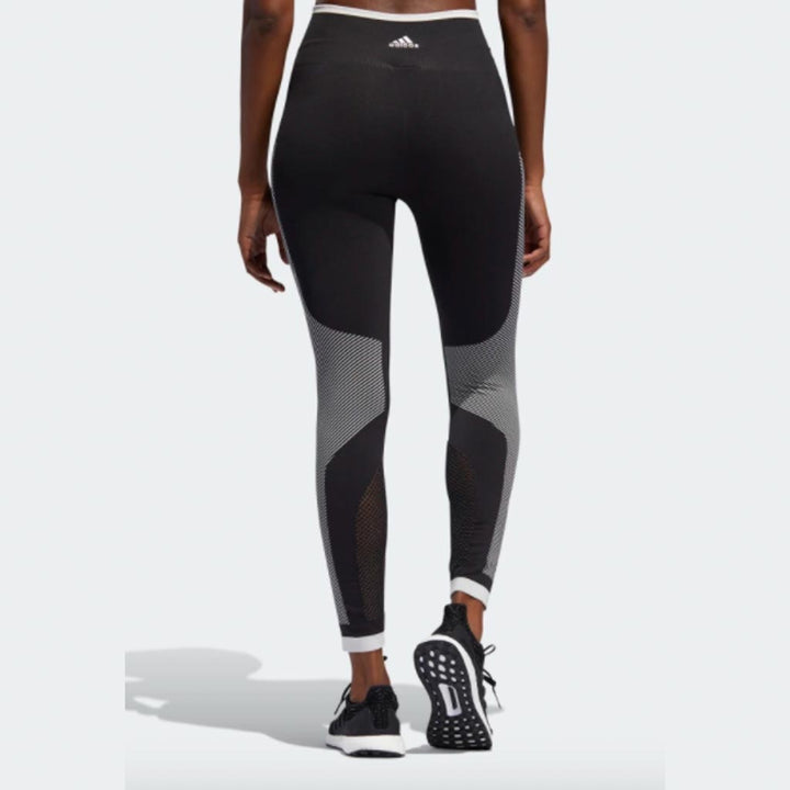Tight sports pants