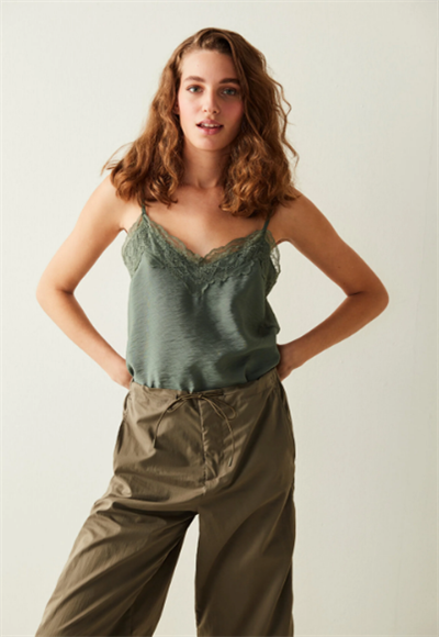 sleeveless blouse