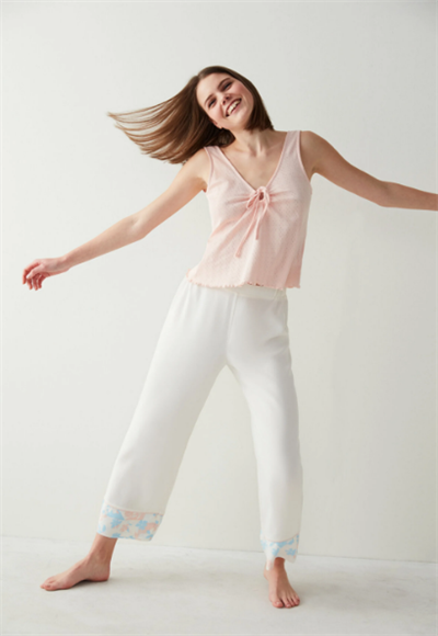 sleeveless blouse
