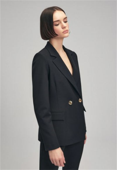 Double-breasted jacket with long sleeves