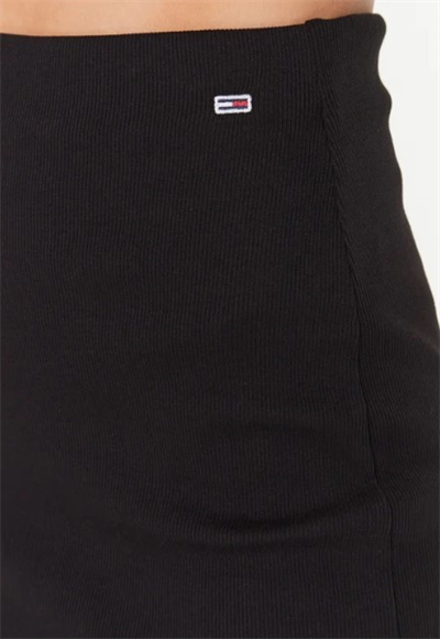 تنورة قصيرة