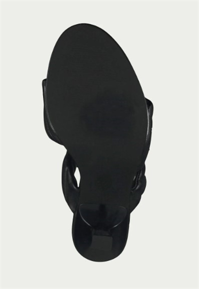high-heeled shoes