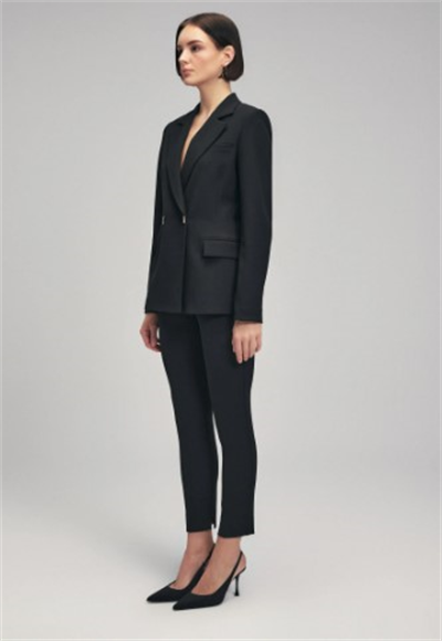 Double-breasted jacket with long sleeves