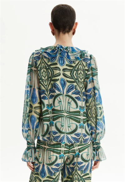 blouse