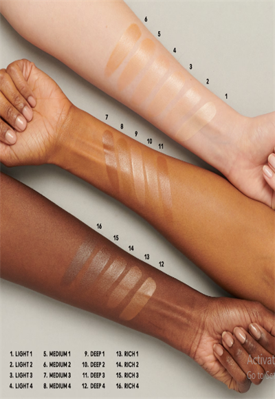 Light moisturizing foundation