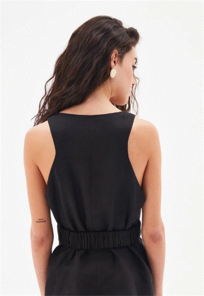 Sleeveless shirt