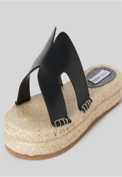 Women's shoes