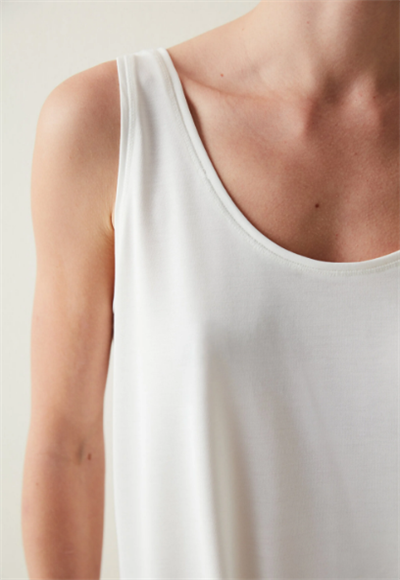 sleeveless blouse
