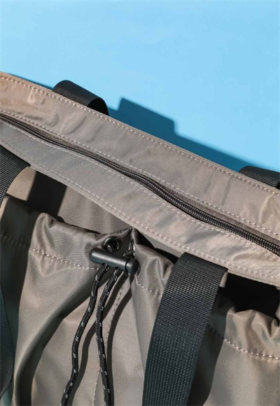 Shoulder bag with drawstring and double pockets (Gray)