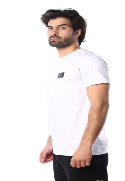 تي شيرت أبيض