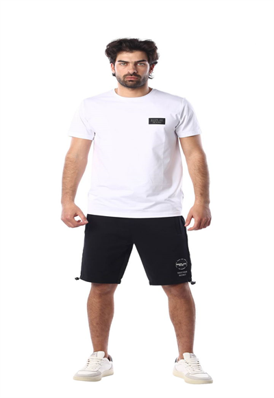 تي شيرت أبيض
