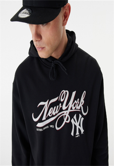 Long-sleeved T-shirt