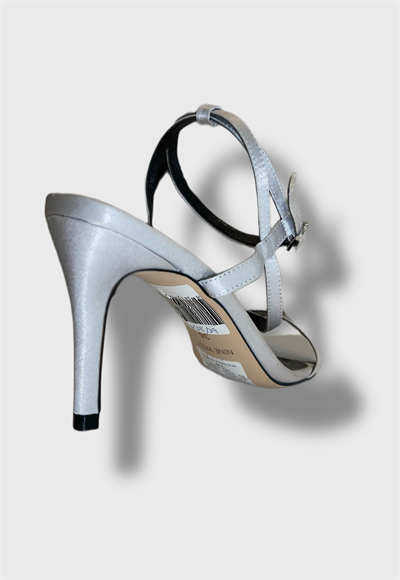 high-heeled shoes