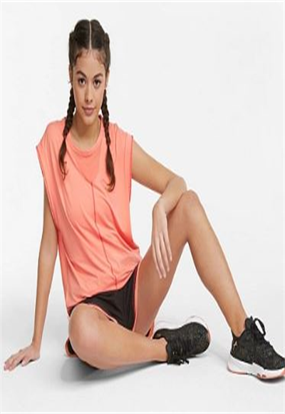 sleeveless blouse