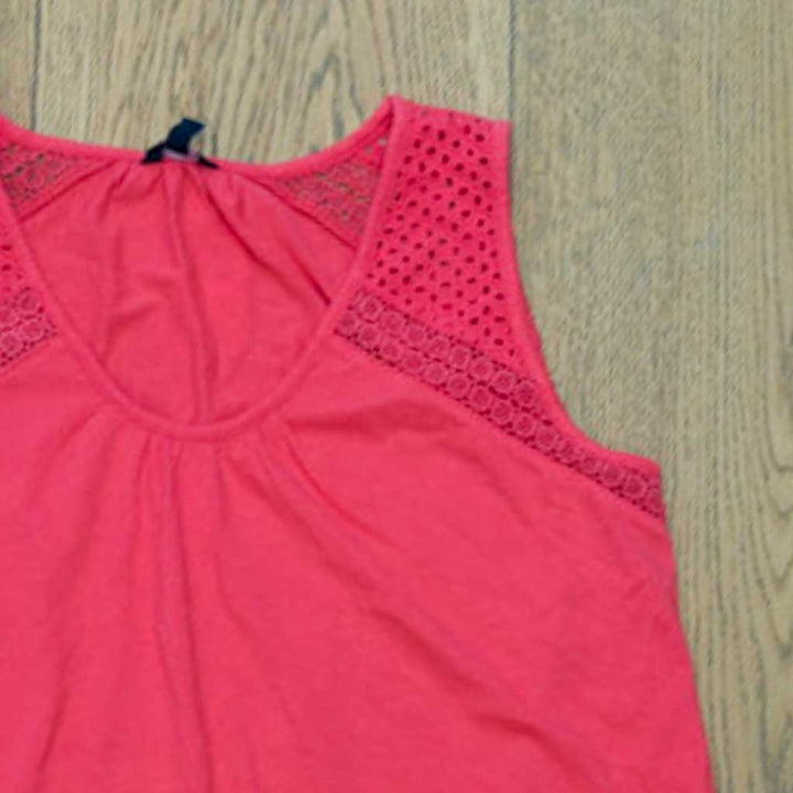 sleeveless blouse